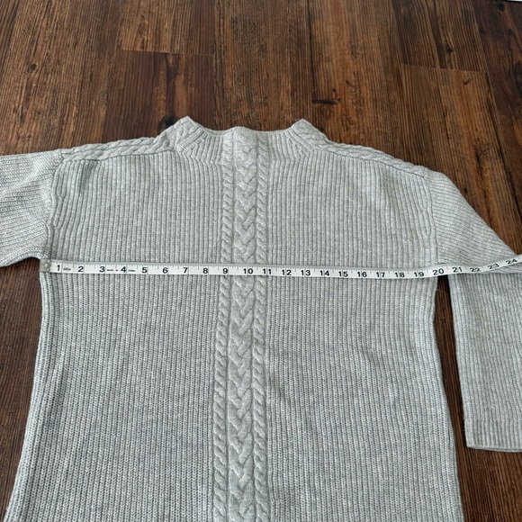 Talbots Gray Knit Nylon/Lamb’s Wool Mock Neck Sweater Size Medium Petite - Picture 6 of 8